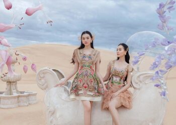Á hậu Tường San khoe vẻ đẹp như nữ thần trên đồi cát