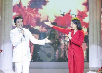 Diva Mỹ Linh “bóc phốt” Quang Hà ngay trên sân khấu