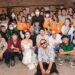 Thái Hòa mặc giản dị đi Cinetour, sốc khi có nhiều người đòi làm con