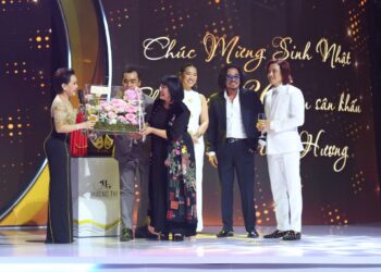 Nghệ sĩ việt hương kỷ niệm 6 năm thành lập thương hiệu mỹ phẩm cao cấp Hương Thị