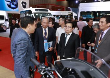 Khai mạc triển lãm ôtô và xe máy Việt Nam 2024
